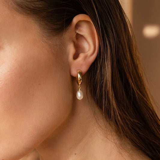 Alaya Freshwater Pearl Earrings